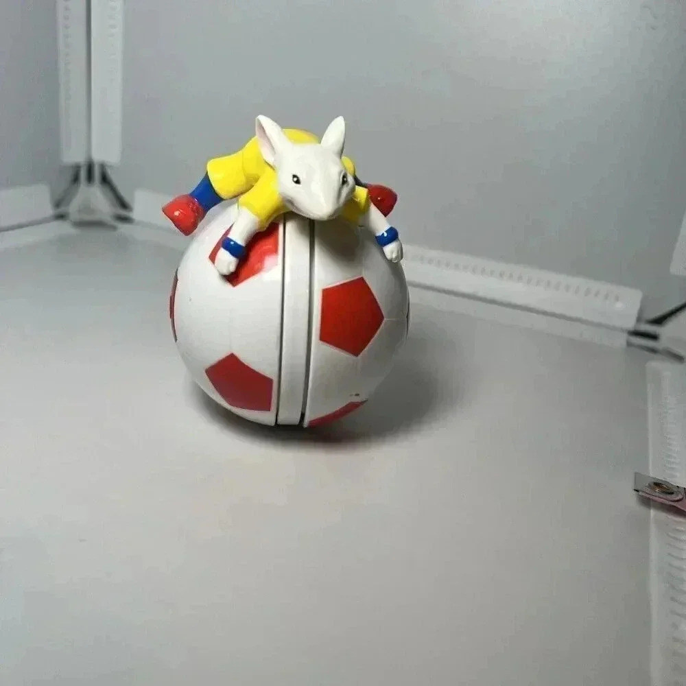 Stuart Little 2 Soccer Ball Figure Wendy's Kids Meal Toy 2002